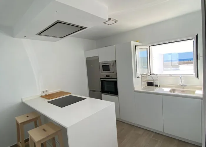 Primera Linea Playa Honda (Lanzarote)