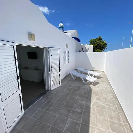 Apartamento Primera Línea Playa Honda (Lanzarote)