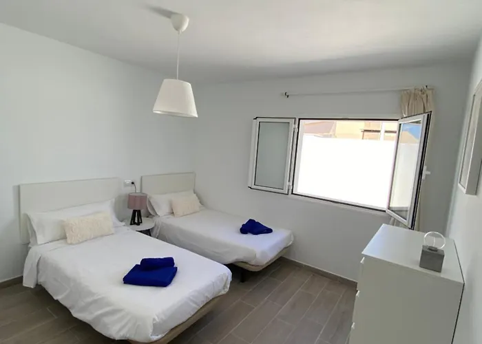 Primera Linea Playa Honda (Lanzarote)